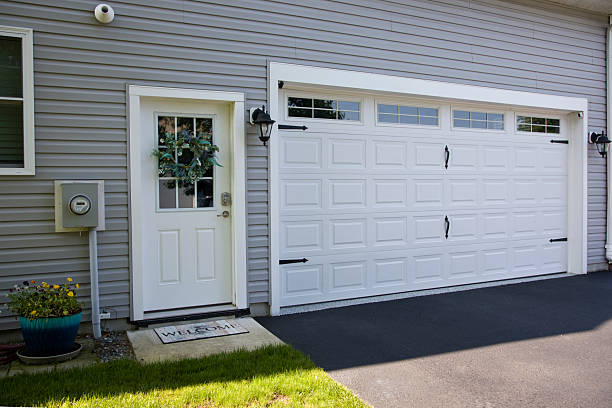 24/7 Emergency Garage Door Panel Replacement experts in Iona, ID